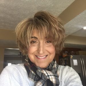 Meet your Posher, Lisa